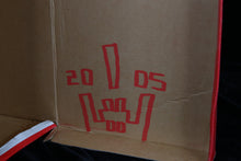 Charger l'image dans la galerie, INVADER 1 Point shoes Red 46 - Hand Signed