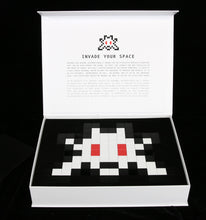 Charger l'image dans la galerie, INVADER Little Big Space 3D - Vinyl Sculpture