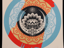Charger l&#39;image dans la galerie, SHEPARD FAIREY Lotus Ornament Target 2022 - Signed Screenprint
