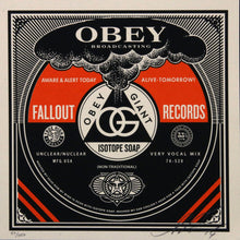 Charger l&#39;image dans la galerie, SHEPARD FAIREY Isotop Soap 2014 - Signed Screenprint
