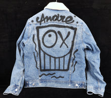 Charger l&#39;image dans la galerie, ANDRE SARAIVA Painting on Jeans Jacket - signed original
