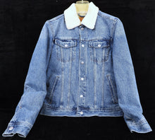 Charger l&#39;image dans la galerie, ANDRE SARAIVA Painting on Jeans Jacket - signed original
