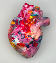 Charger l'image dans la galerie, MR JAGO Handle With Care 1 - Signed painted Sculpture
