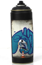 Charger l&#39;image dans la galerie, PERANONIMO Skateboarder - signed sculpture on spraycan
