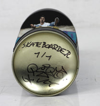 Charger l&#39;image dans la galerie, PERANONIMO Skateboarder - signed sculpture on spraycan
