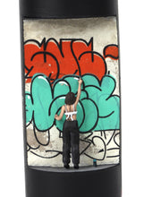 Charger l&#39;image dans la galerie, PERANONIMO Graffiti Girl - signed sculpture on spraycan
