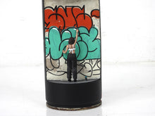 Charger l&#39;image dans la galerie, PERANONIMO Graffiti Girl - signed sculpture on spraycan
