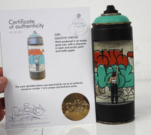 Charger l&#39;image dans la galerie, PERANONIMO Graffiti Girl - signed sculpture on spraycan

