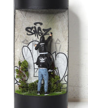 Charger l&#39;image dans la galerie, PERANONIMO Two Writers - signed sculpture on spraycan
