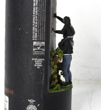 Charger l&#39;image dans la galerie, PERANONIMO Two Writers - signed sculpture on spraycan
