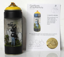 Charger l&#39;image dans la galerie, PERANONIMO Two Writers - signed sculpture on spraycan
