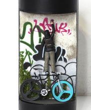 Charger l&#39;image dans la galerie, PERANONIMO Fixed Gear - signed sculpture on spraycan
