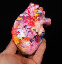 Charger l'image dans la galerie, MR JAGO Handle With Care 1 - Signed painted Sculpture
