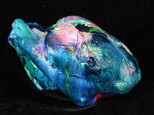 Charger l'image dans la galerie, MR JAGO Handle With Care 2 - Signed painted Sculpture
