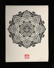 Charger l'image dans la galerie, SHEPARD FAIREY Mandala Ornament 1 Cream 2010 - Signed Screenprint
