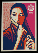 Charger l'image dans la galerie, SHEPARD FAIREY Commanda Fuchsia 2026 - Signed Screenprint
