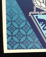 Charger l'image dans la galerie, SHEPARD FAIREY Nouveau Angel 2026 - Signed Screenprint
