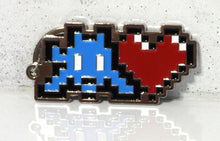 Charger l'image dans la galerie, INVADER Heart Beyond The Street 2026 - Keychain
