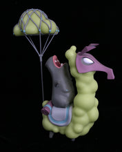 Charger l&#39;image dans la galerie, COARSE The Collector Night Hunter GID - art toy
