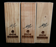 Charger l&#39;image dans la galerie, SHEPARD FAIREY Montana Colors Spraycan set - Signed with Box
