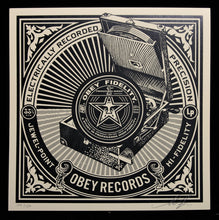 Charger l&#39;image dans la galerie, SHEPARD FAIREY Party At Moontower 2011 - Jewel Point - Signed Screenprint

