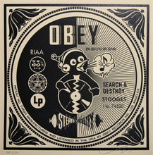 Charger l&#39;image dans la galerie, SHEPARD FAIREY Party At Moontower 2011 - Search And Destroy - Signed Screenprint
