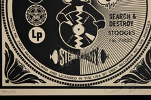 Charger l&#39;image dans la galerie, SHEPARD FAIREY Party At Moontower 2011 - Search And Destroy - Signed Screenprint
