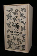 Charger l&#39;image dans la galerie, MR DOODLE The Doodler 2 - Signed Art Toy
