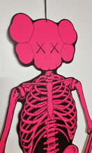 Charger l&#39;image dans la galerie, KAWS Skeleton Fluo Pink - screenprint on articulated cardboard
