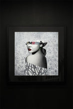Charger l&#39;image dans la galerie, HUSH Le Buste 2 Silver - screenprint
